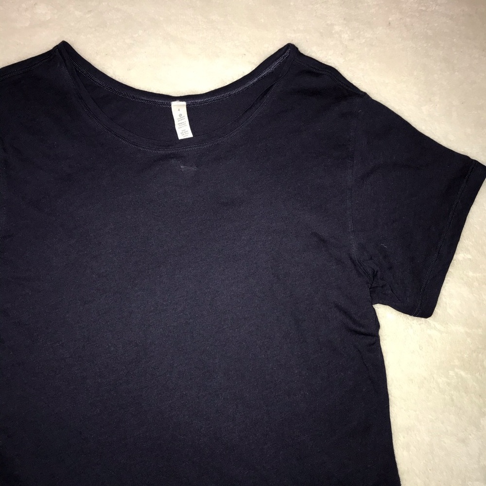 Lululemon navy blue tee